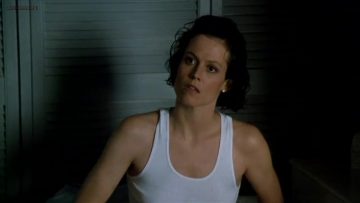 Sigourney-Weaver-Nude-Half-moon-street-1986.mp4 thumbnail