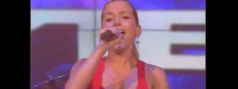 Jeanette-Biedermann-Giulia-Siegel-Sexy-Chart-Show-2004.mp4 thumbnail
