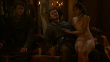 Nude - Game of Thrones s02e09 (2012)