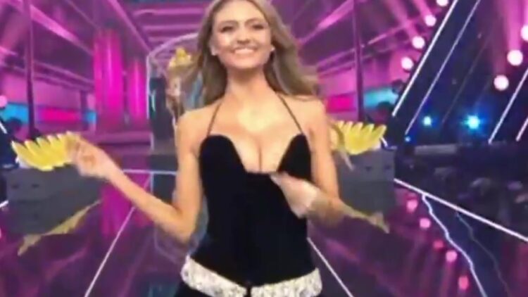 GNTM - Sexy cleavage