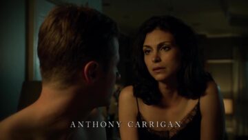 Sexy - Gotham s02e01 (2015) with Morena Baccarin